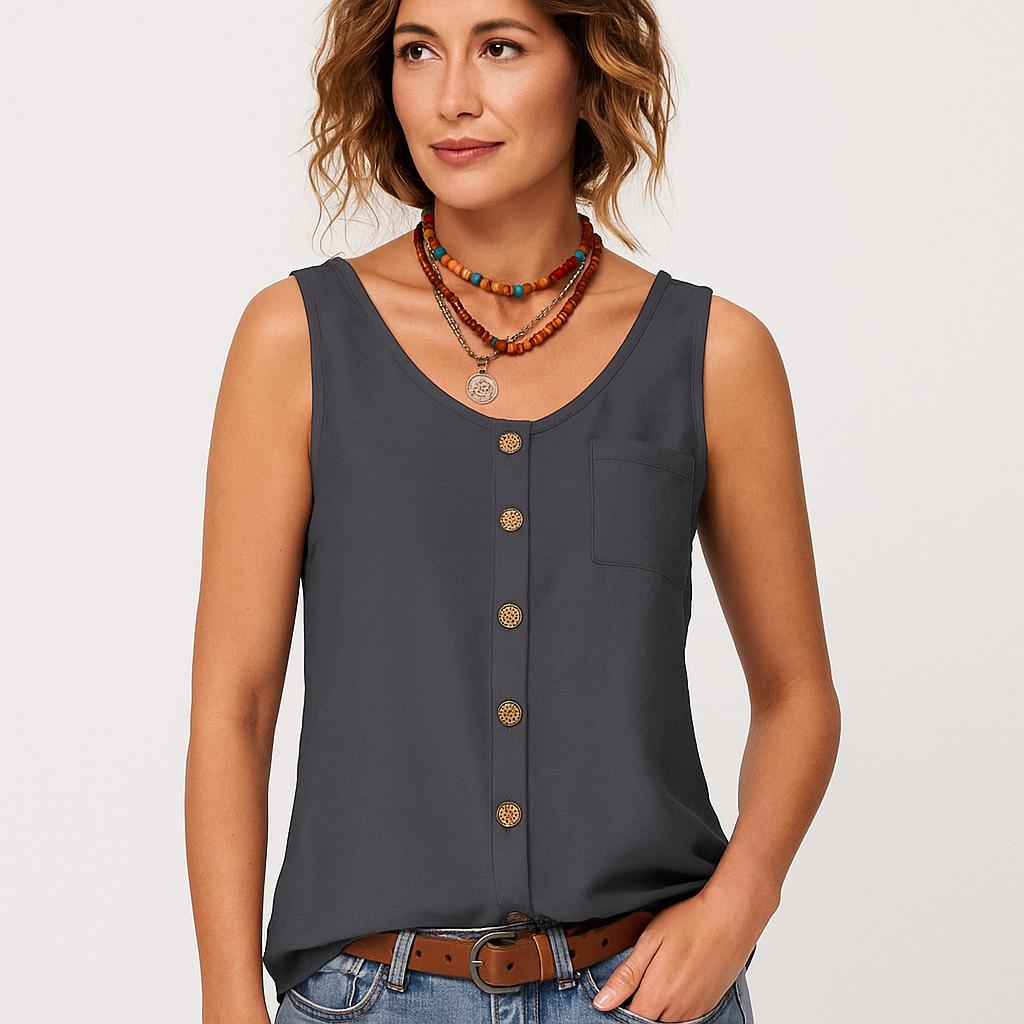 Top leve com botões frontais e corte descontraído