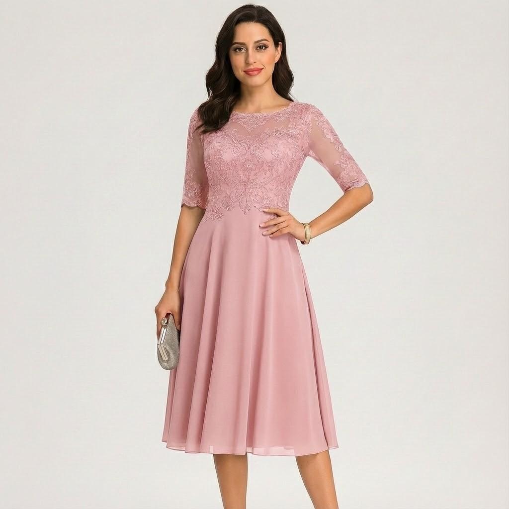 Vestido midi elegante de mulher com renda e manga três quartos