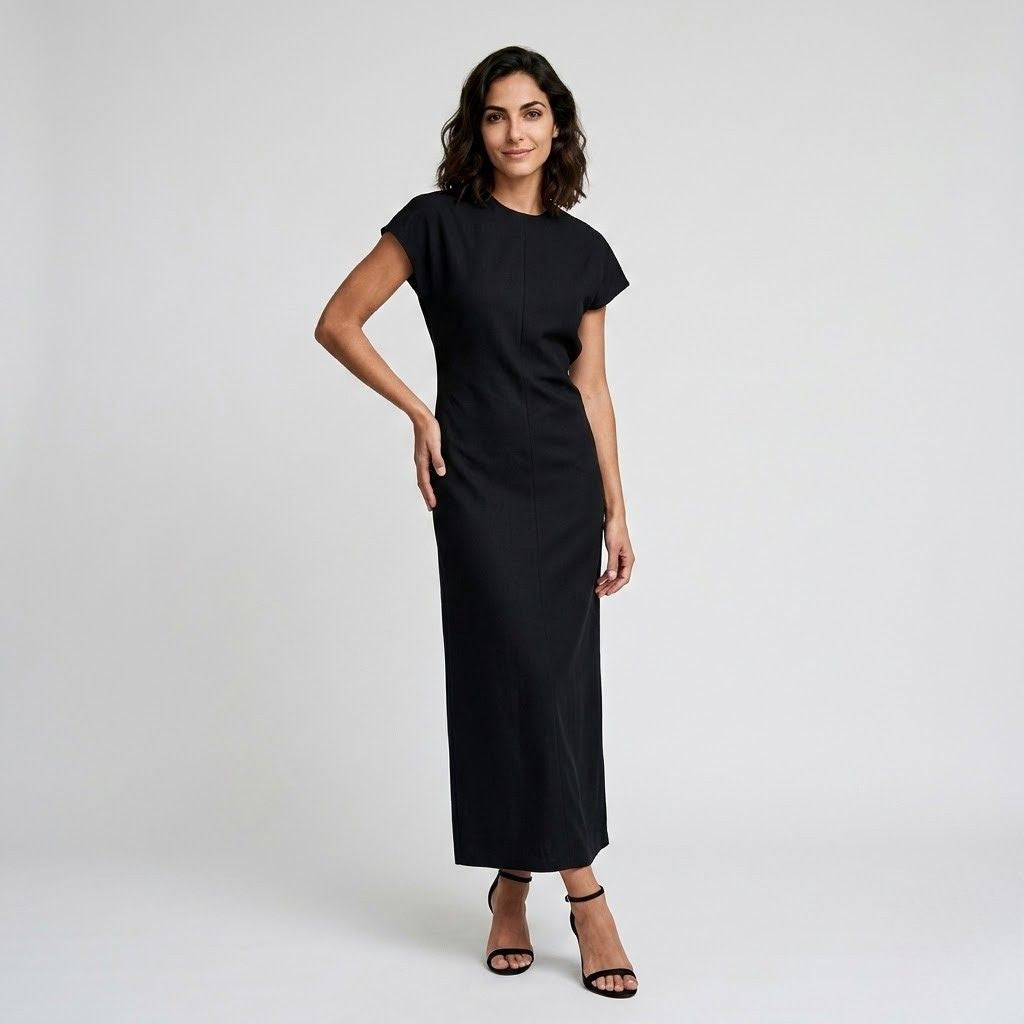 Vestido Comprido Estruturado com Linha Minimalista para Elegância Contemporânea