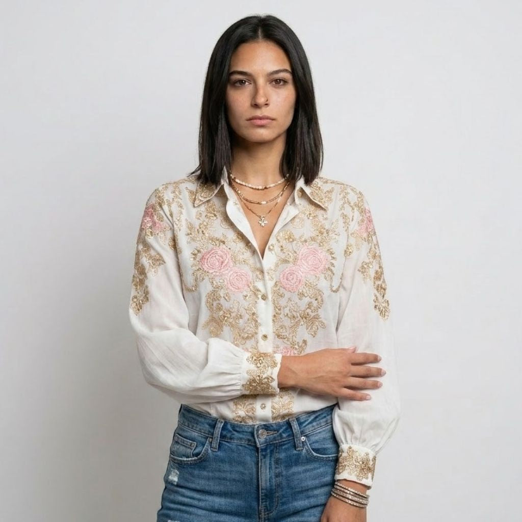 Blusa Camiseira Ornamentada com Manga Comprida para Elegância Cuidada