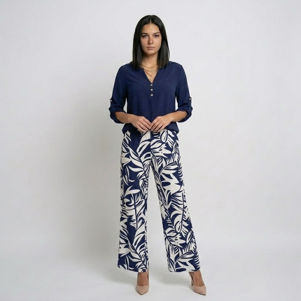 Conjunto Elegante com Blusa Fluída e Calças Amplas Estampadas