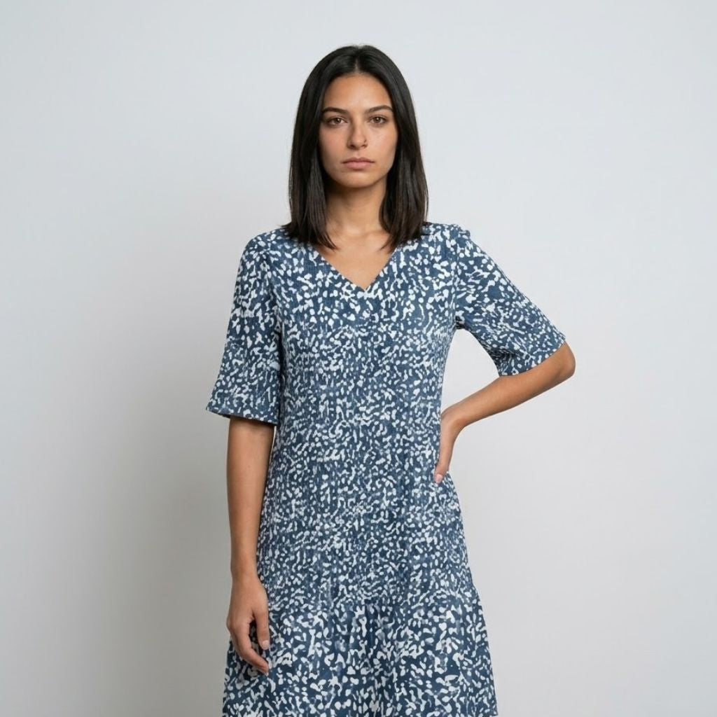 Vestido Fluido com Decote em V e Manga Ampla para Dias Práticos