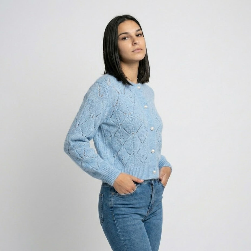 Cardigan de Malha com Botões e Textura Perfurada Elegante