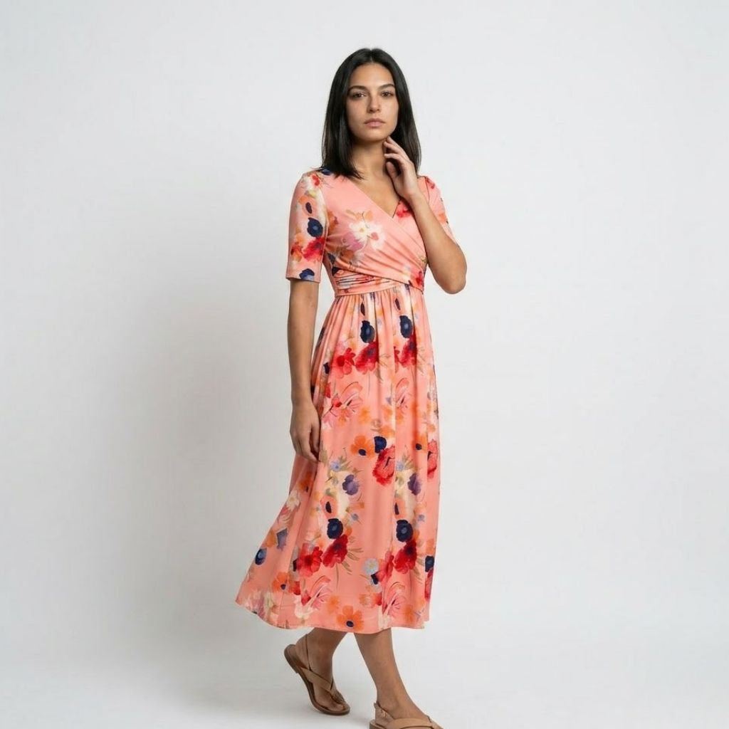 Vestido Midi Floral com Cintura Ajustável e Movimento Suave