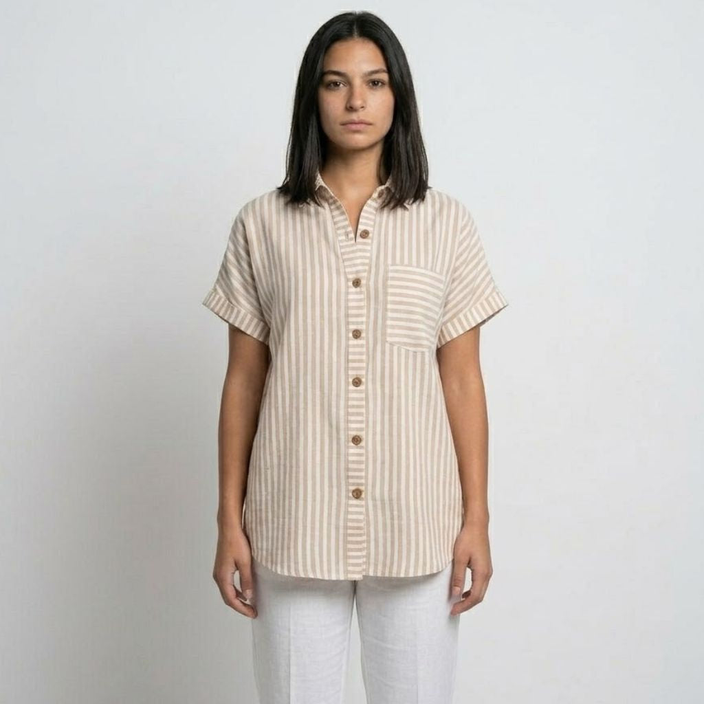 Blusa Camiseira às Riscas com Bolso Frontal para Uso Diário
