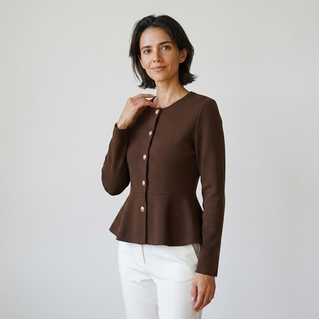 Blusa Estruturada com Botões Frontais e Linha Elegante para Uso Diário