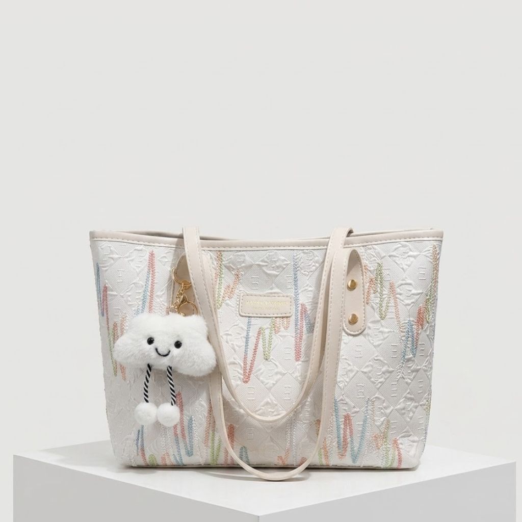 Mala Tote Ampla com Textura em Relevo e Detalhe Decorativo