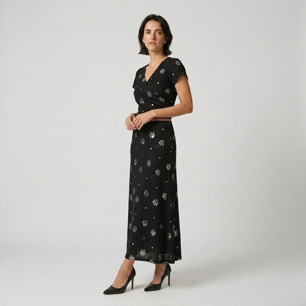 Conjunto Elegante com Saia Plissada e Blusa Cruzada para Dias Leves