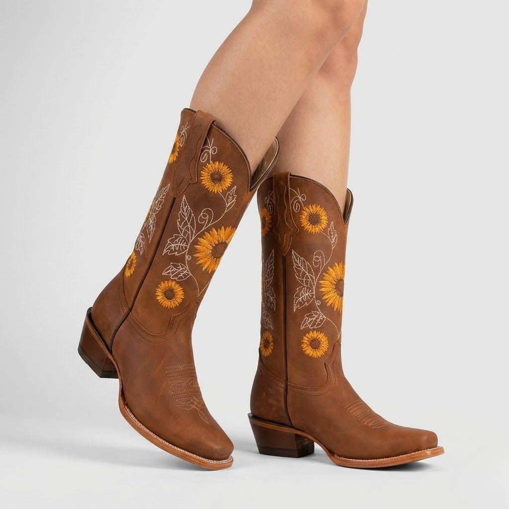Botas Texanas Bordadas com Cano Alto e Presença Marcante