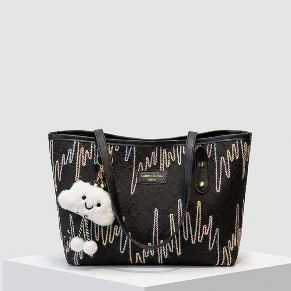 Mala Tote Ampla com Textura em Relevo e Detalhe Decorativo