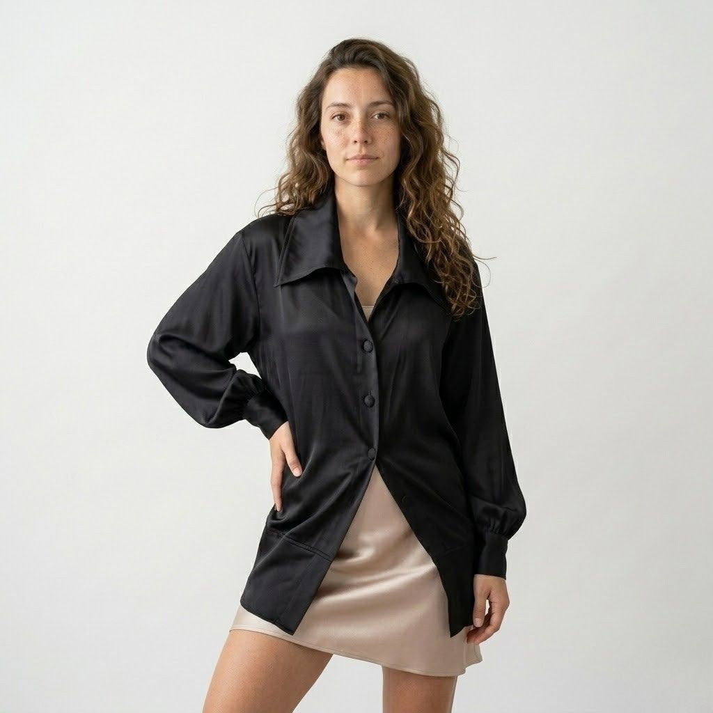 Blusa Oversized com Botões Frontais e Estrutura Leve