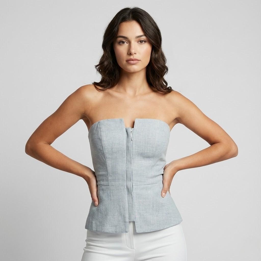 Top bustier elegante em viscose estruturada | Corte cintado com peplum | Sofisticação moderna