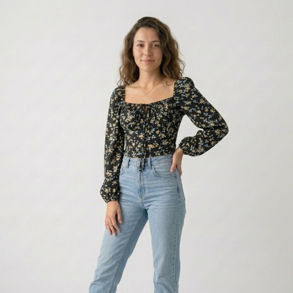 Blusa Ajustada com Decote Franzido e Mangas Volumosas Românticas