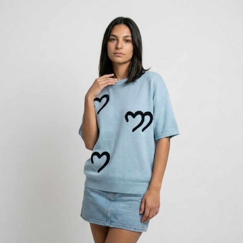 Camisola de Manga Curta com Motivo de Corações e Corte Descontraído