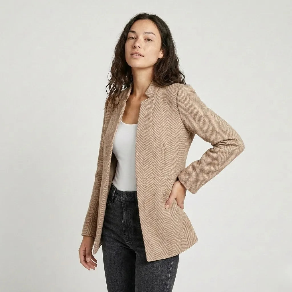 Blazer alongado estruturado em mistura de lã | Corte cintado | Elegância urbana versátil
