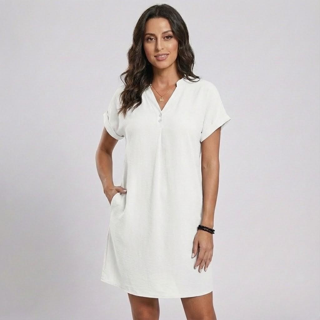 Vestido mini fluido em malha suave | Corte descontraído | Botões frontais para uso diário