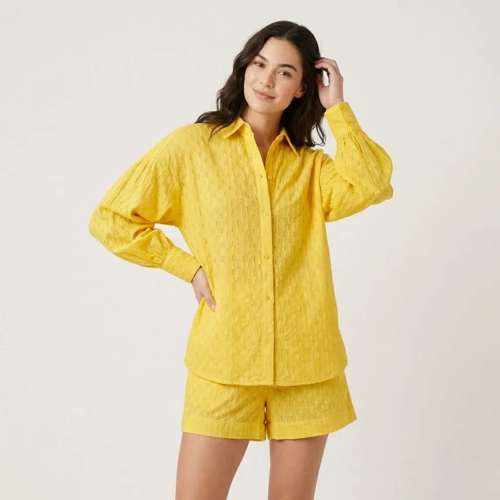 Set leve em tecido texturado | Camisa fluida e calções | Elegância natural