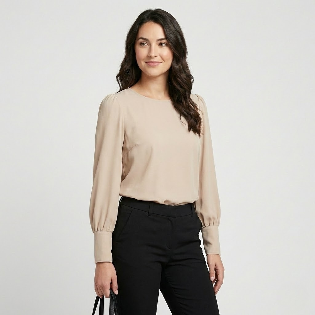 Blusa fluida de toque acetinado | Corte solto | Elegância intemporal