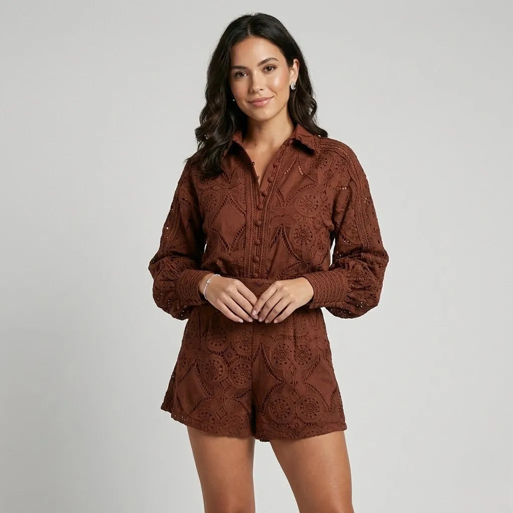 Romper elegante em renda delicada | Corte cintado | Feminilidade sofisticada