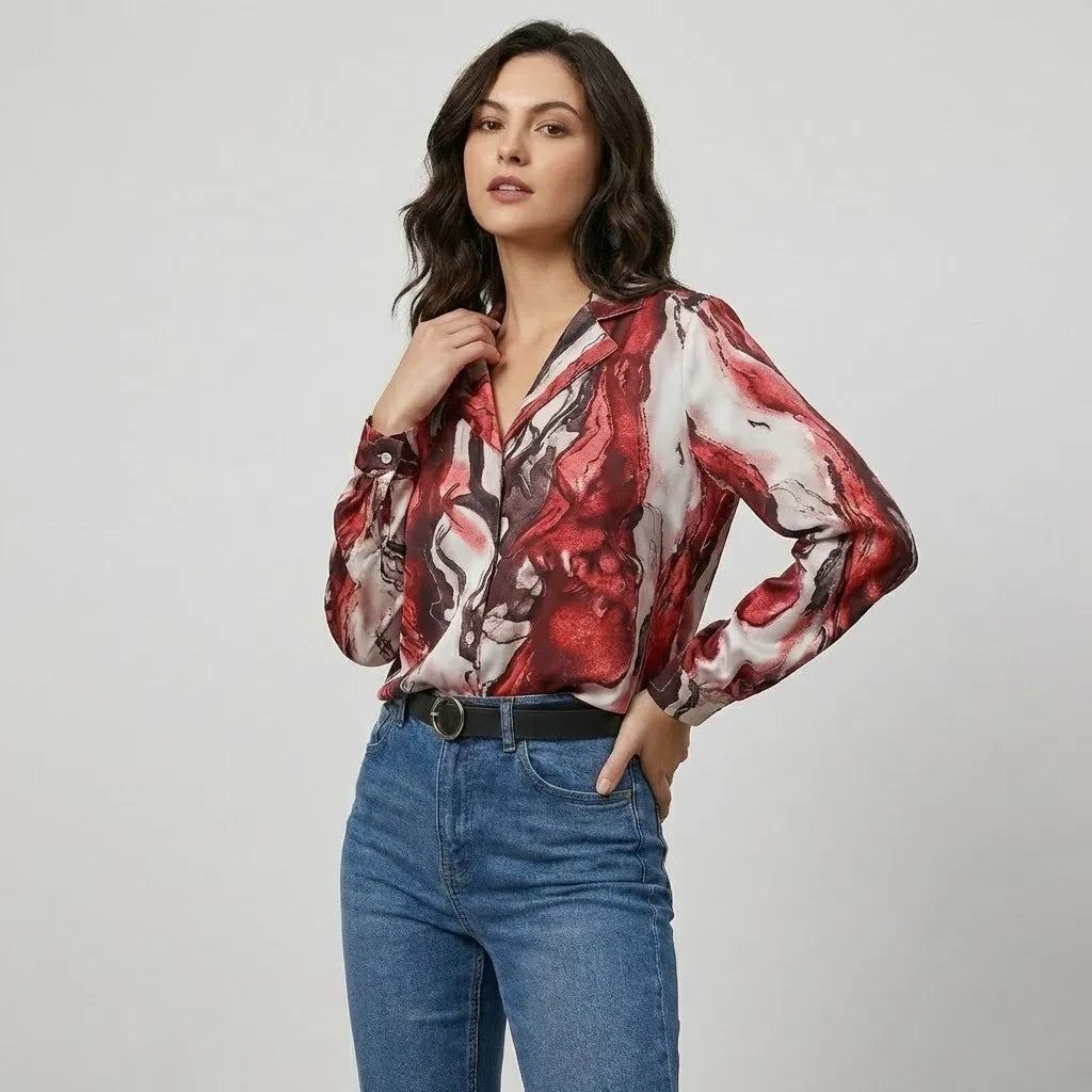 Blusa fluida estampada em mistura de viscose | Corte solto | Estilo contemporâneo
