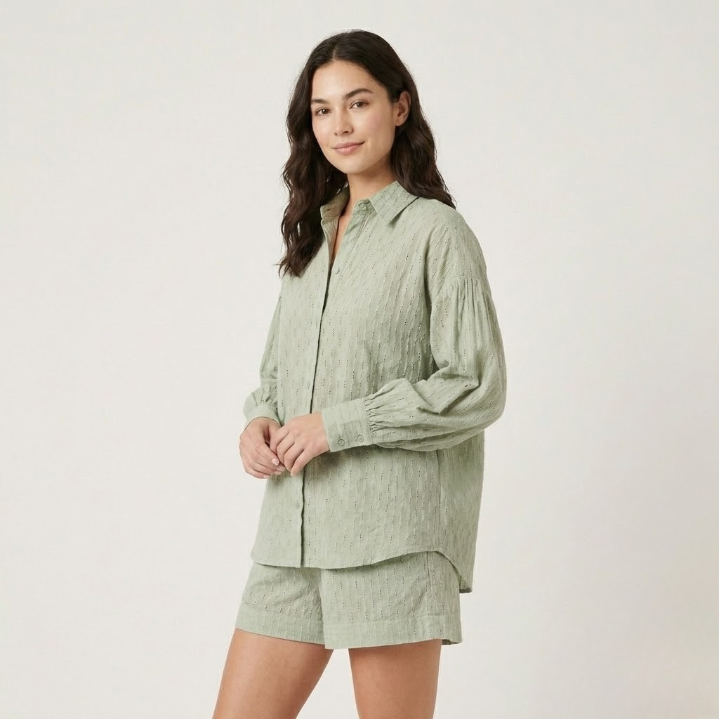 Set leve em tecido texturado | Camisa fluida e calções | Elegância natural