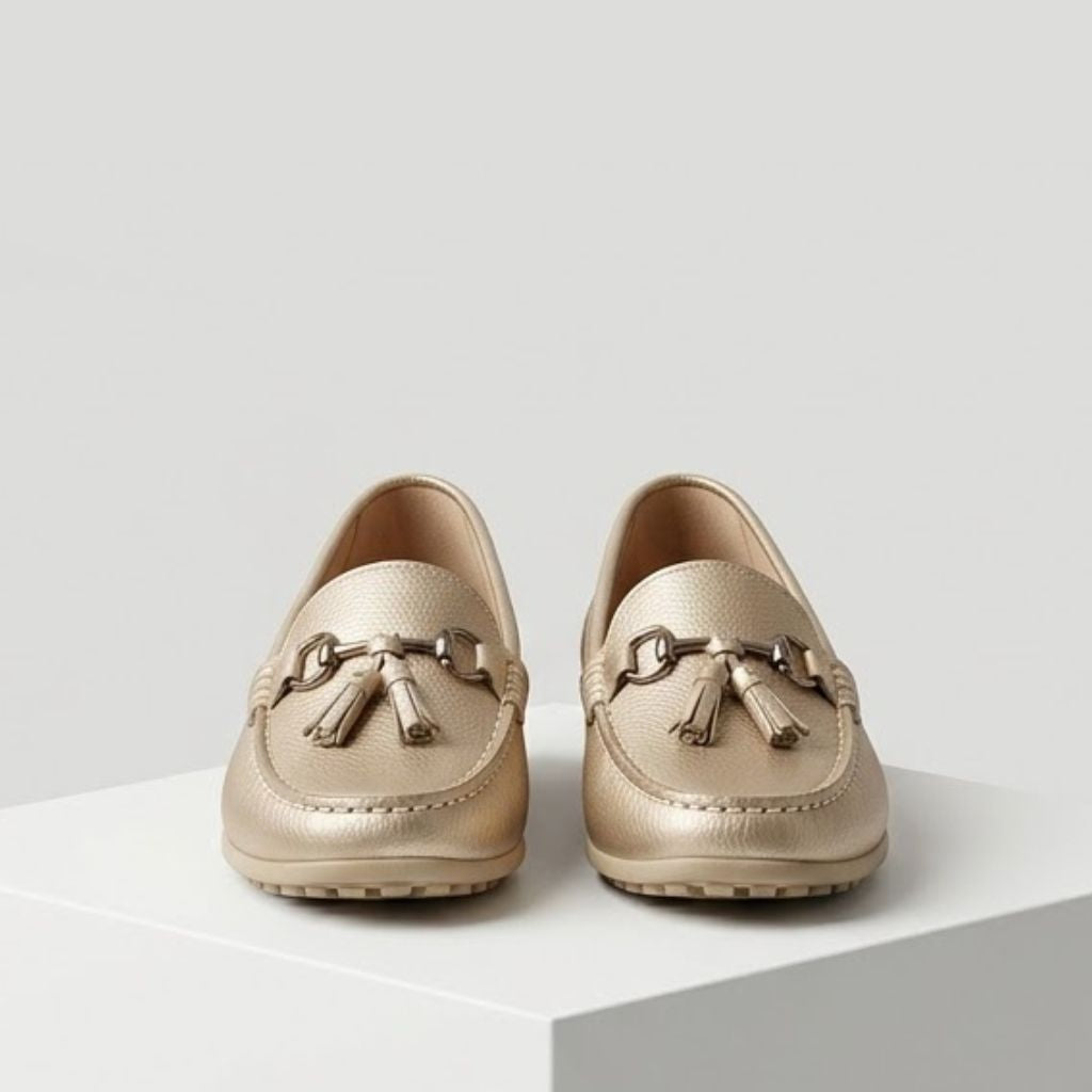 Mocassins Rasos com Aplicação Metálica e Conforto Prolongado
