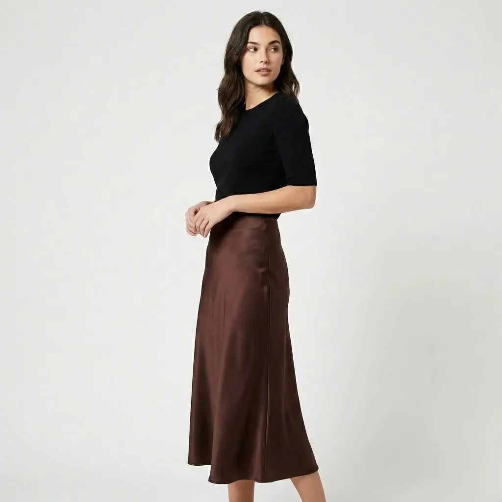 Saia acetinada em mistura de viscose | Corte fluido em A | Elegância minimalista