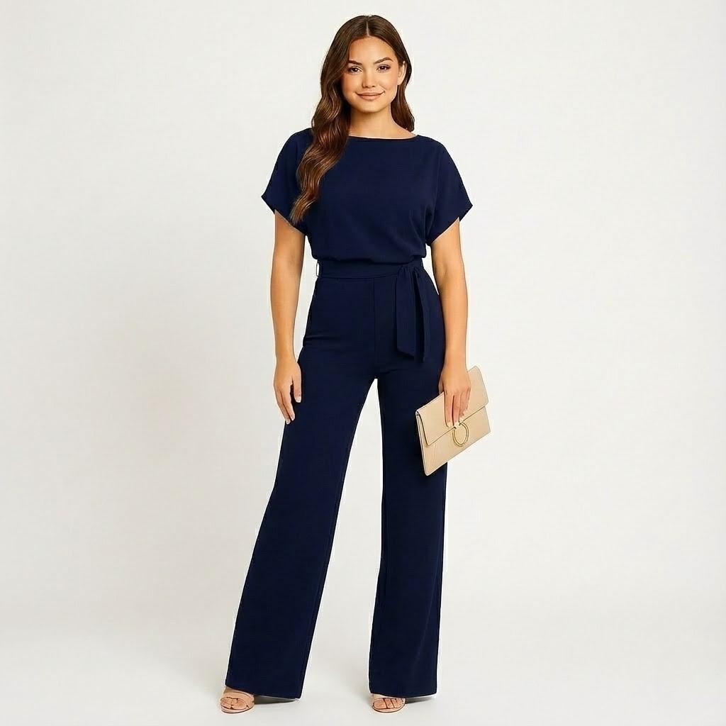 Macacão elegante de mulher com cinto ajustável e corte fluido